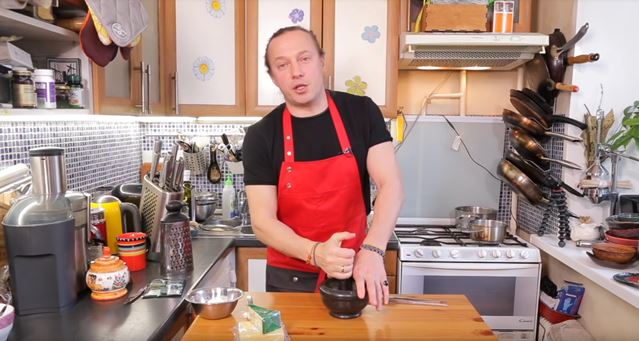 Шеф-повар Василий Емельяненко.jpg